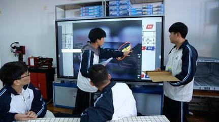 職業(yè)教育數(shù)字化轉(zhuǎn)型與創(chuàng)新 教育科技開發(fā)的新路徑